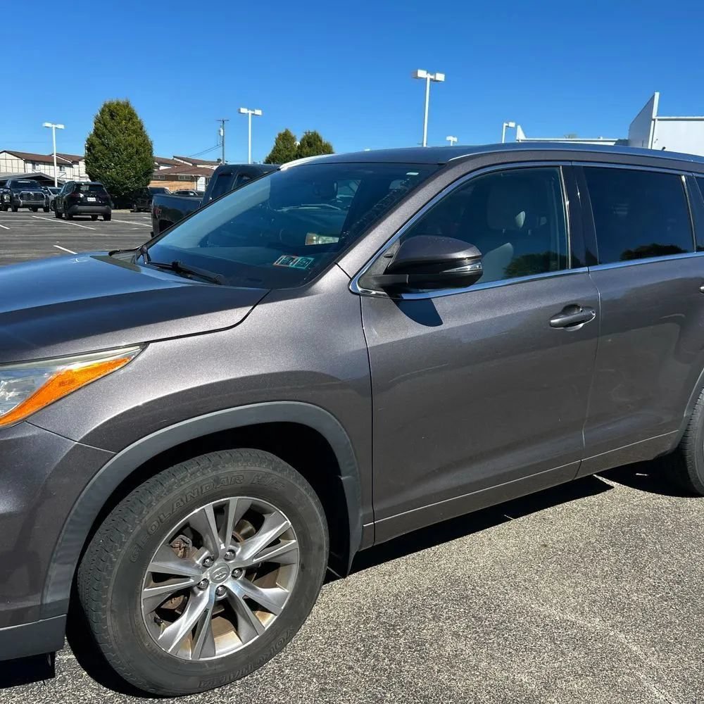 Used 2014 Toyota Highlander XLE AWD/4WD image 2