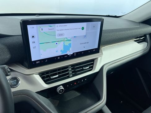 Used 2025 Ford Explorer Active image 24