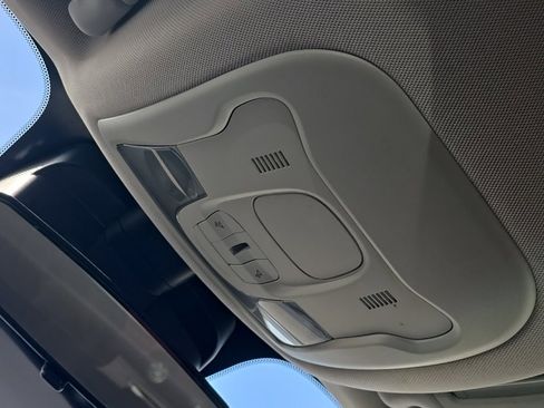 Certified 2019 Jeep Renegade Latitude image 25