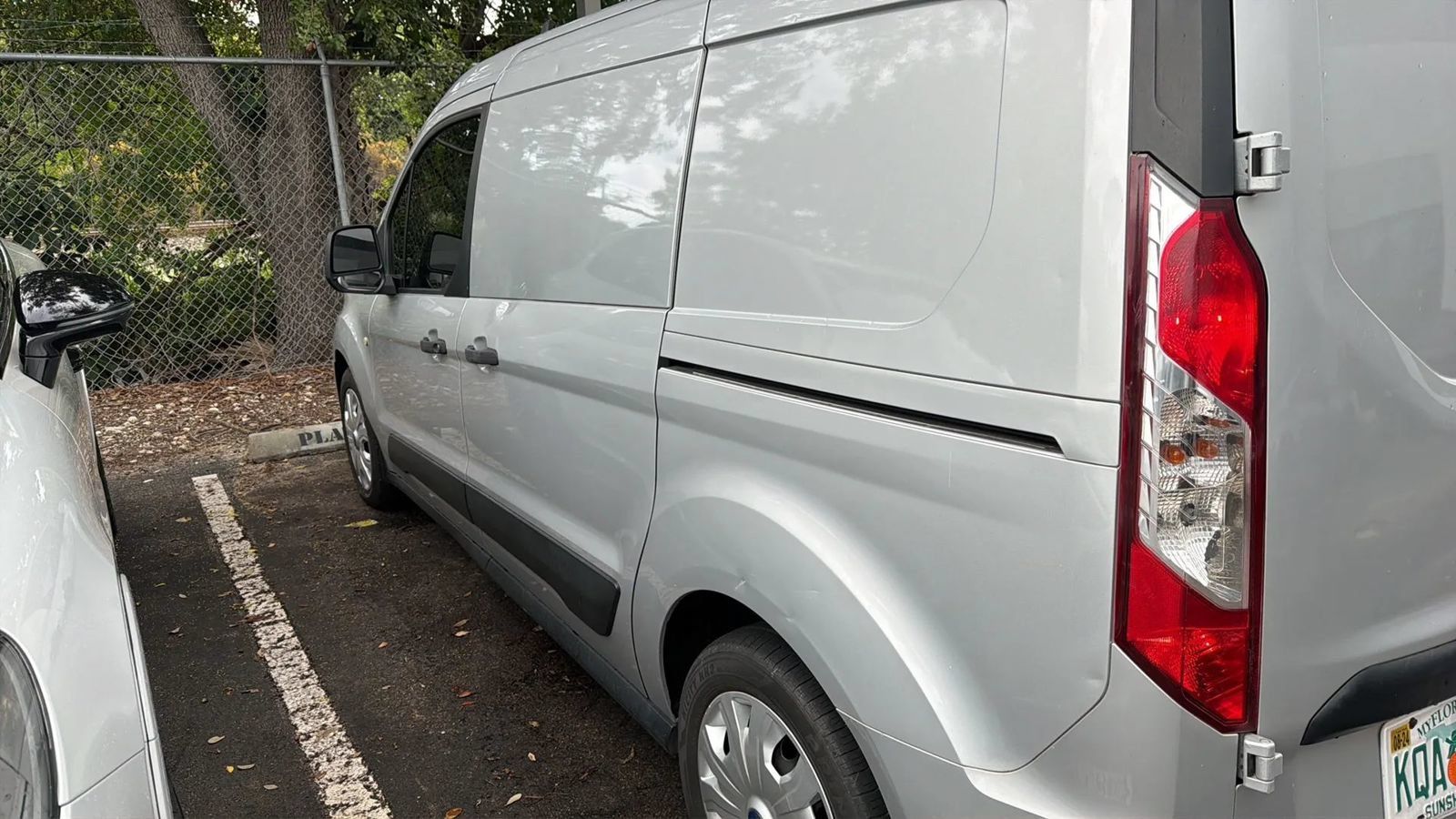 Used 2019 Ford Transit Connect XLT FWD image 3