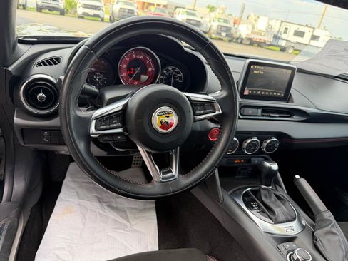 Used 2017 FIAT 124 Spider Abarth RWD image 18