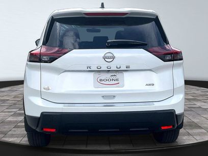 New 2026 Nissan Rogue SV w/ Cold Weather Package