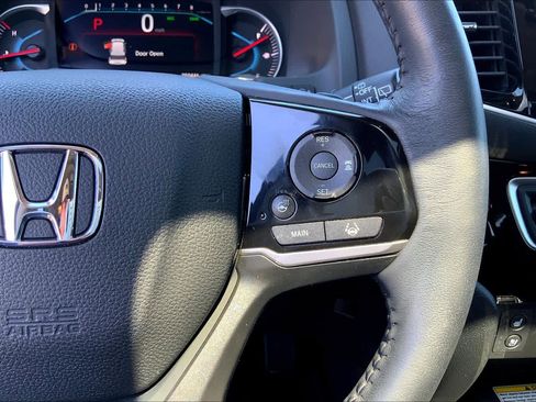 Used 2022 Honda Pilot Elite image 25