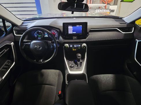 Used 2022 Toyota RAV4 XLE AWD/4WD image 27