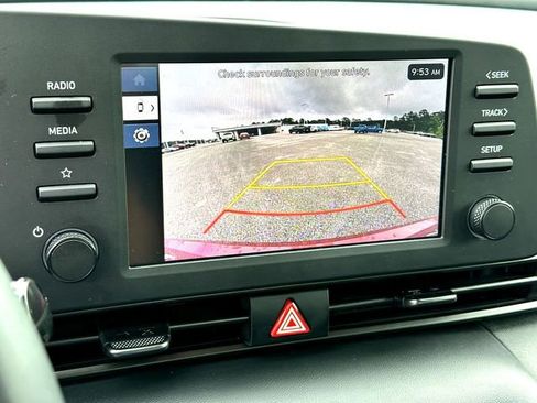 Used 2025 Hyundai Elantra Sport FWD image 15