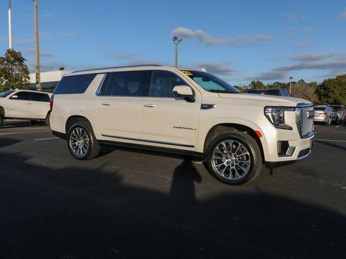 Used 2021 GMC Yukon XL Denali w/ Denali Ultimate Package image 12