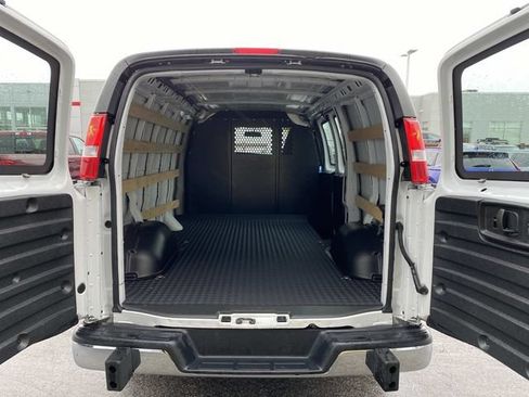 Used 2025 Chevrolet Express 2500 w/ Driver Convenience Package RWD image 8