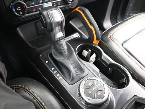 Used 2024 Ford Bronco Badlands image 15