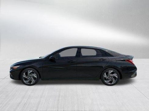 New 2026 Hyundai Elantra SEL Sport Premium FWD image 3