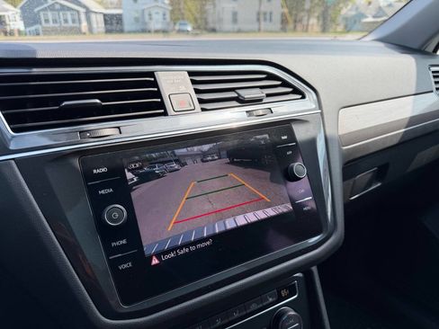 Used 2021 Volkswagen Tiguan SEL AWD/4WD image 11