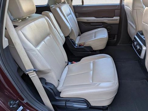 Used 2024 Ford Expedition XLT image 21