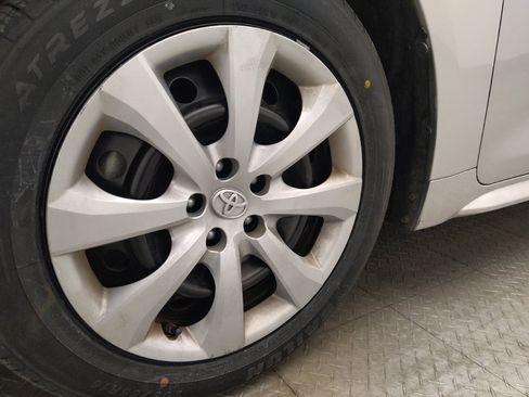 Used 2022 Toyota Corolla LE FWD image 31