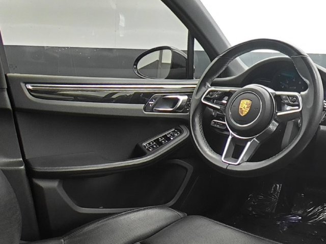 Used 2018 Porsche Macan GTS AWD/4WD image 28