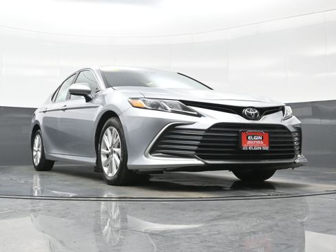 Used 2024 Toyota Camry LE FWD image 31