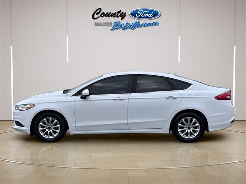 Used 2017 Ford Fusion S image 3