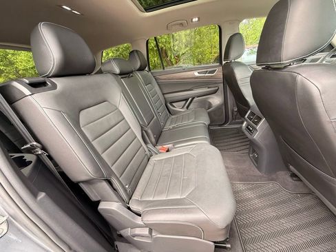 Used 2024 Volkswagen Atlas SEL AWD/4WD image 36