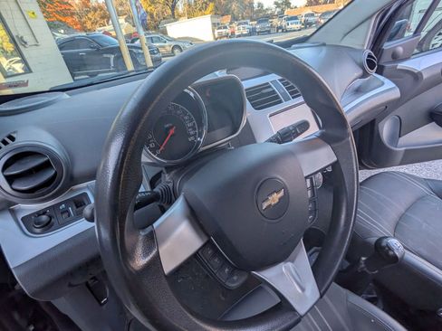 Used 2015 Chevrolet Spark LT image 17