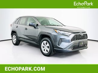 Used 2024 Toyota RAV4 LE video 1