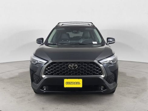 Used 2024 Toyota Corolla Cross XLE w/ Convenience Package AWD/4WD image 2