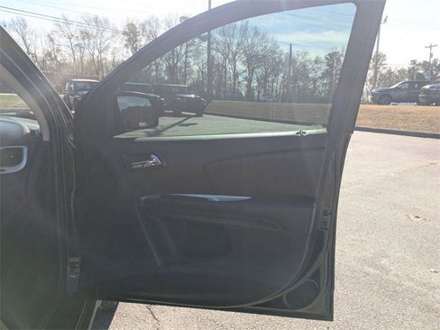 Used 2020 Dodge Journey SE image 37