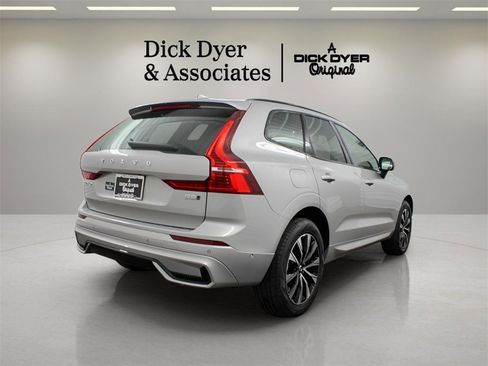 Certified 2025 Volvo XC60 B5 Plus image 2