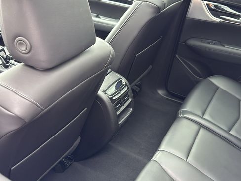 Certified 2025 Cadillac XT5 Premium Luxury image 33