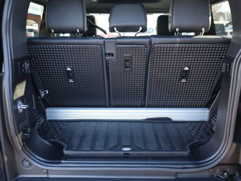 Used 2023 Land Rover Defender 90 X-Dynamic SE image 40