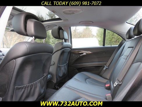 Used 2007 Mercedes-Benz E 350 4MATIC Sedan image 9