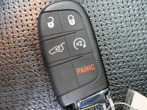 Used 2022 Jeep Compass Latitude w/ Sun and Sound Group image 28