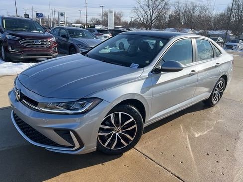 New 2026 Volkswagen Jetta SE image 3