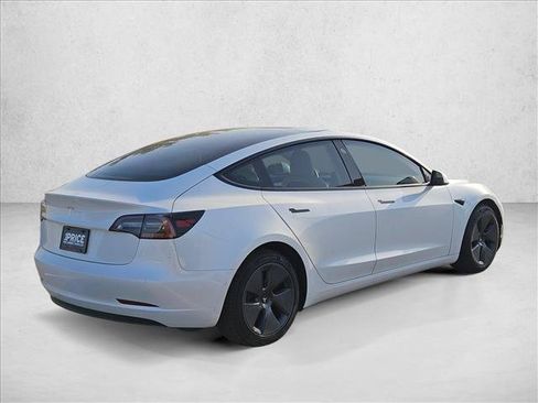 Used 2022 Tesla Model 3 Standard Range RWD image 5