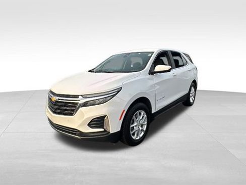 Used 2024 Chevrolet Equinox LT image 2