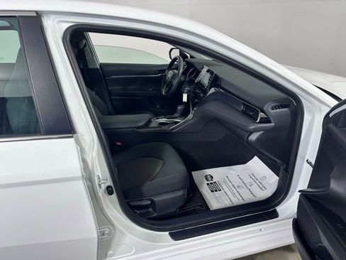 Used 2023 Toyota Camry LE image 10