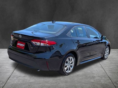 Used 2024 Toyota Corolla LE FWD image 4
