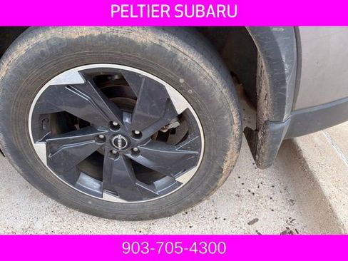 Used 2024 Nissan Rogue SV w/ SV Premium Package image 4