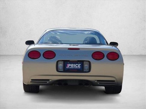 Used 2000 Chevrolet Corvette Coupe w/ Roof Pkg RWD image 9