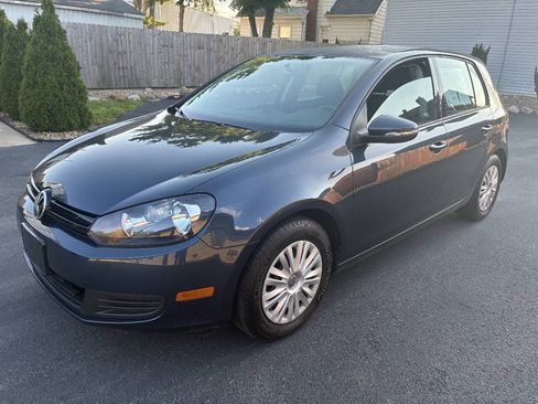 Used 2013 Volkswagen Golf 4-Door FWD image 2