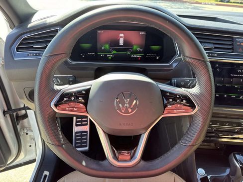 Used 2022 Volkswagen Tiguan SE R-Line image 22