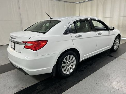 Used 2013 Chrysler 200 Limited FWD image 2