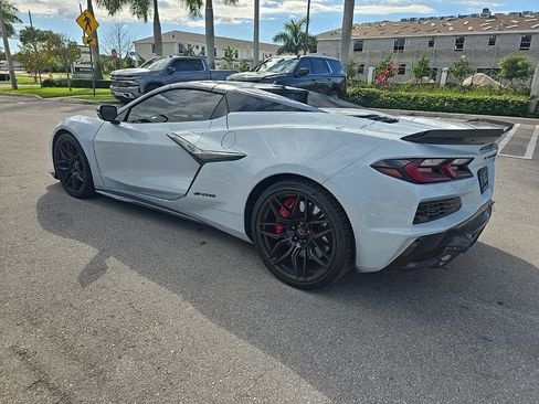 Used 2023 Chevrolet Corvette Z06 image 16