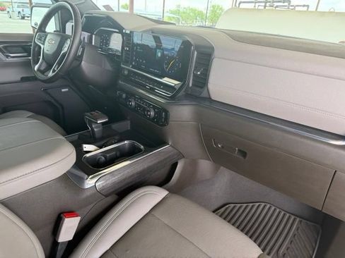 Used 2024 Chevrolet Silverado 1500 LTZ AWD/4WD image 13