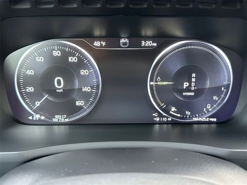 Used 2022 Volvo XC90 T8 R-Design w/ Advanced Package image 26