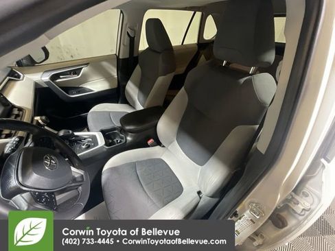 Used 2019 Toyota RAV4 XLE image 12