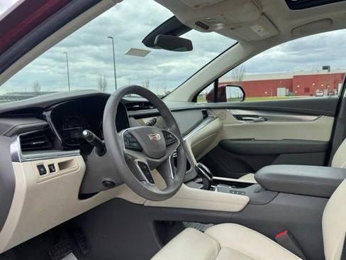 Used 2017 Cadillac XT5 Premium Luxury AWD/4WD image 10