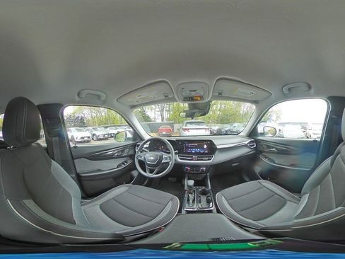 Used 2025 Chevrolet TrailBlazer LT FWD image 41