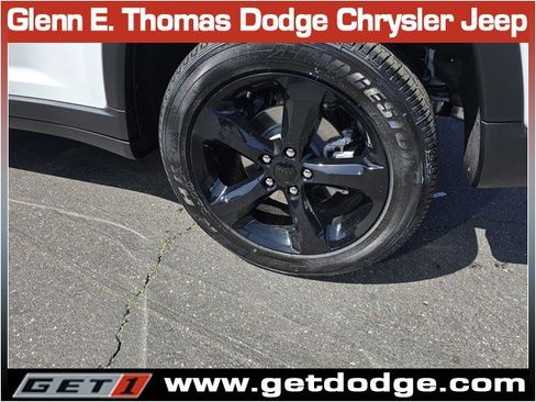 New 2025 Jeep Grand Cherokee Laredo image 7