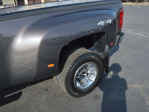 Used 2011 GMC Sierra 3500 SLT w/ SLT Convenience Package AWD/4WD image 6