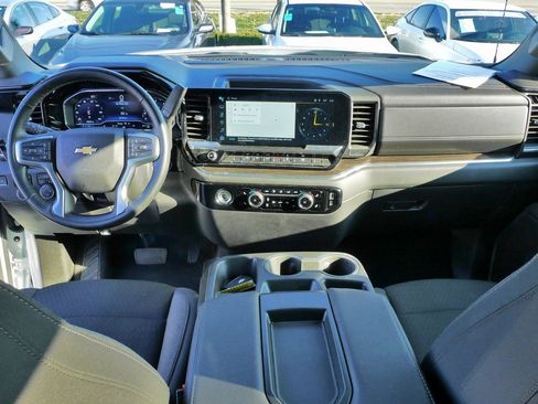 Used 2024 Chevrolet Silverado 1500 LT image 17