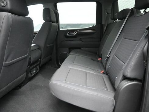 Used 2023 Chevrolet Silverado 1500 LT AWD/4WD image 7
