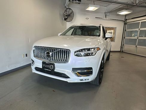 Certified 2024 Volvo XC90 B6 Plus image 1